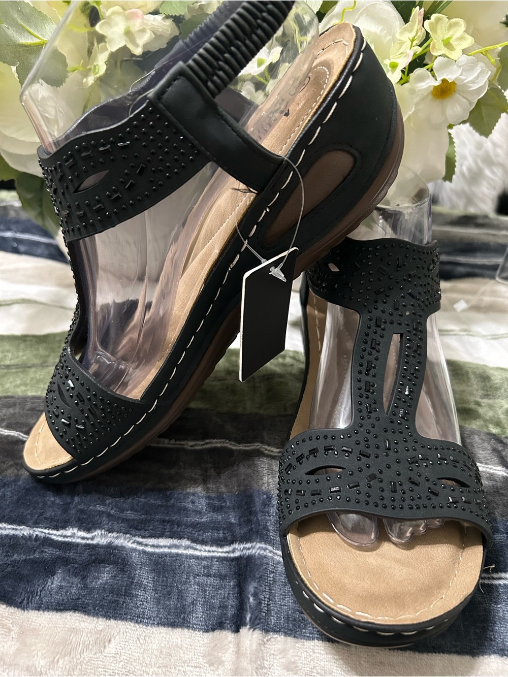 NWT American Exchange Black Beaded T-Strap Sandals Size 11W - Picture 3 of 6
